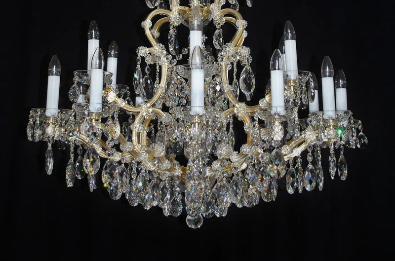 18-flame high Maria Theresa crystal chandelier with crystal almonds I.
